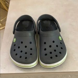 Crocs boy size J1Y